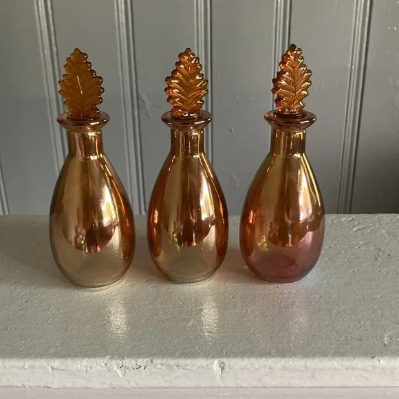NWT Set of 3 Two Tone Iridescent Amber Decorative Glass Bottles w/ Leaf Tops 🍁 - Picture 11 of 17